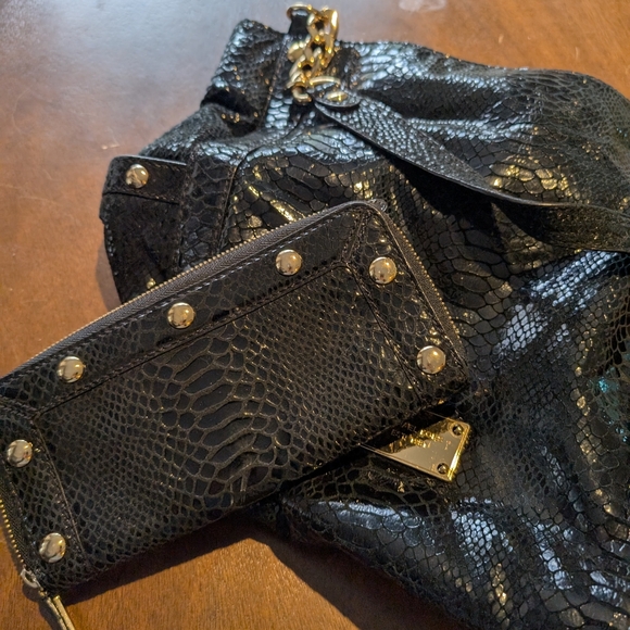 Michael kors bag and wallet set - Picture 3 of 5